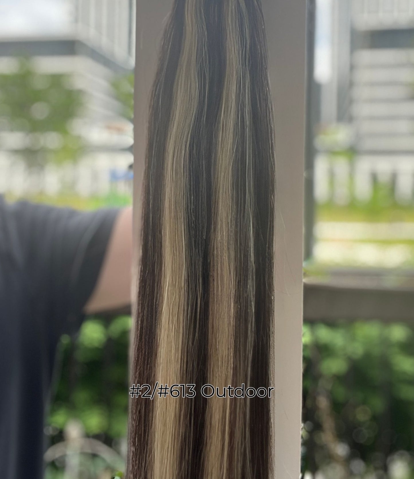 Deep Dark Brown & Golden Blonde Highlight #2/#613 Tape-In Hair Extensions – 100% Remy Human Hair | 20 Tapes (50g) | 10’’–30’’ | Reusable